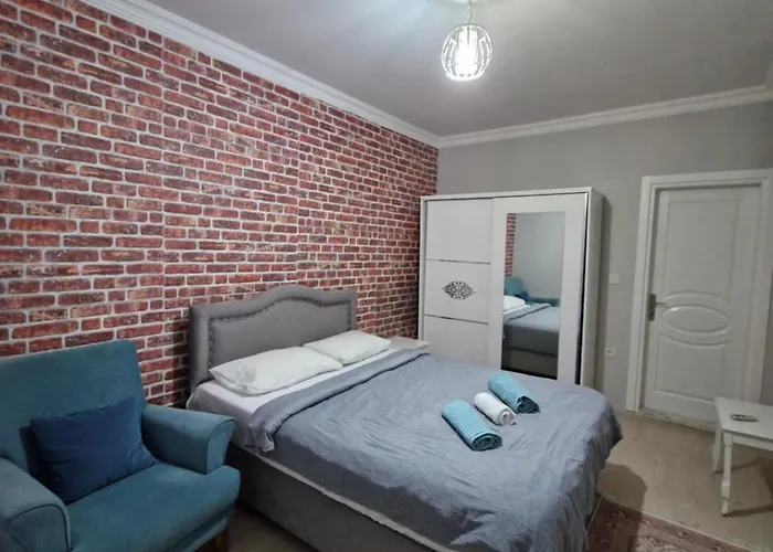 Grandvadi Kapali Isitmali Havuz Sapanca